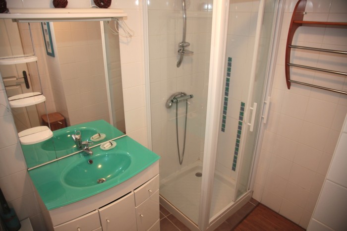 Salle d'eau petit gite pas cher les sables d'olonne