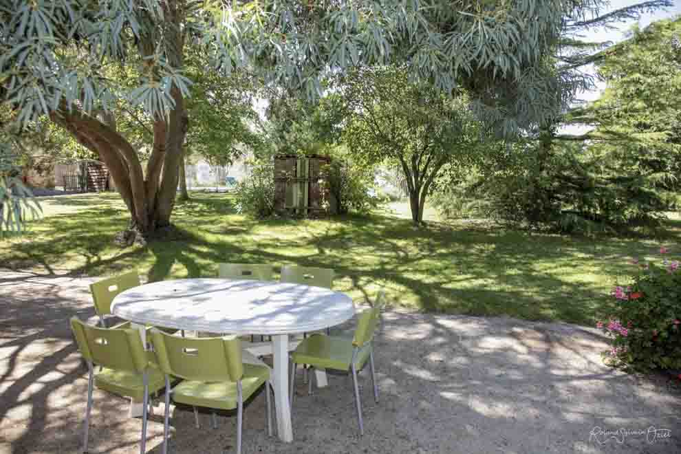 Jardin Gite 2 à 5 personnes avec piscine aux sables d&apos;olonne